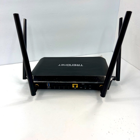 ⭐️TRENDnet 💯 ROUERT, DOUBLE BAND, 2.4G & 5G, MODEL #: TEW-827DRU/A - Picture 3 of 9